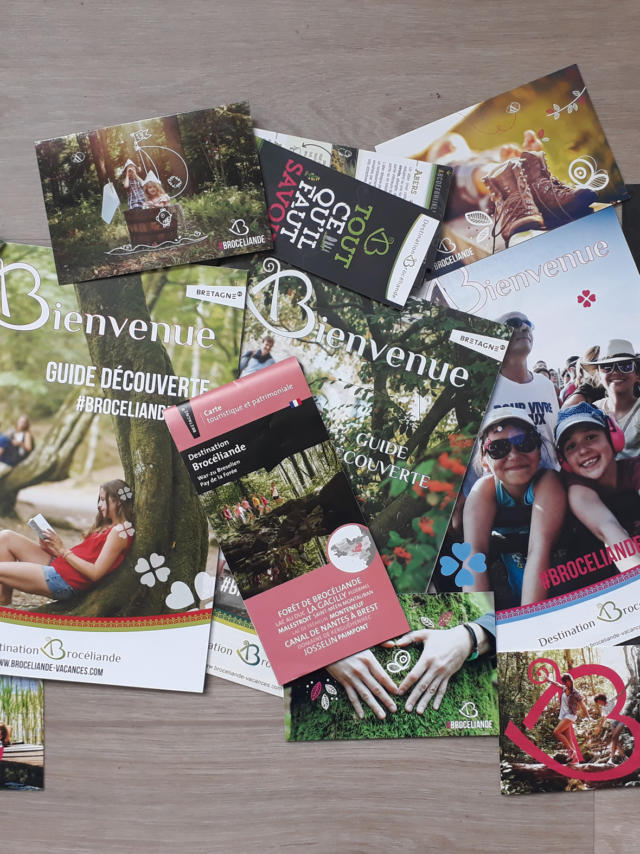 Brochures et carte destination Brocéliande