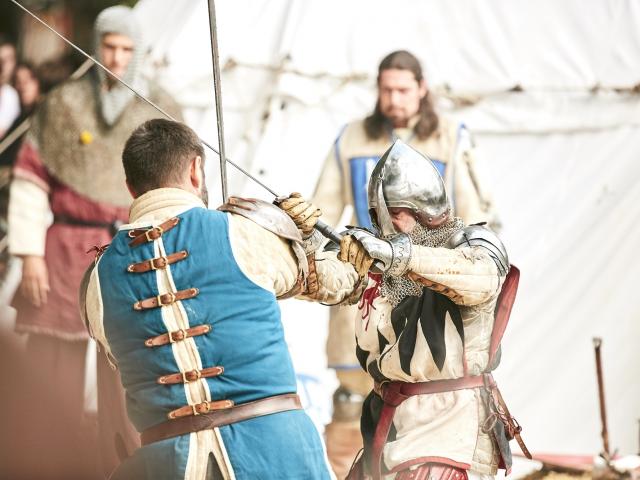 Festival Medieval Josselin combat chevaliers